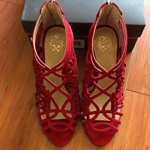 NWT Vince Camuto Joshalan Strappy Suede Sandal